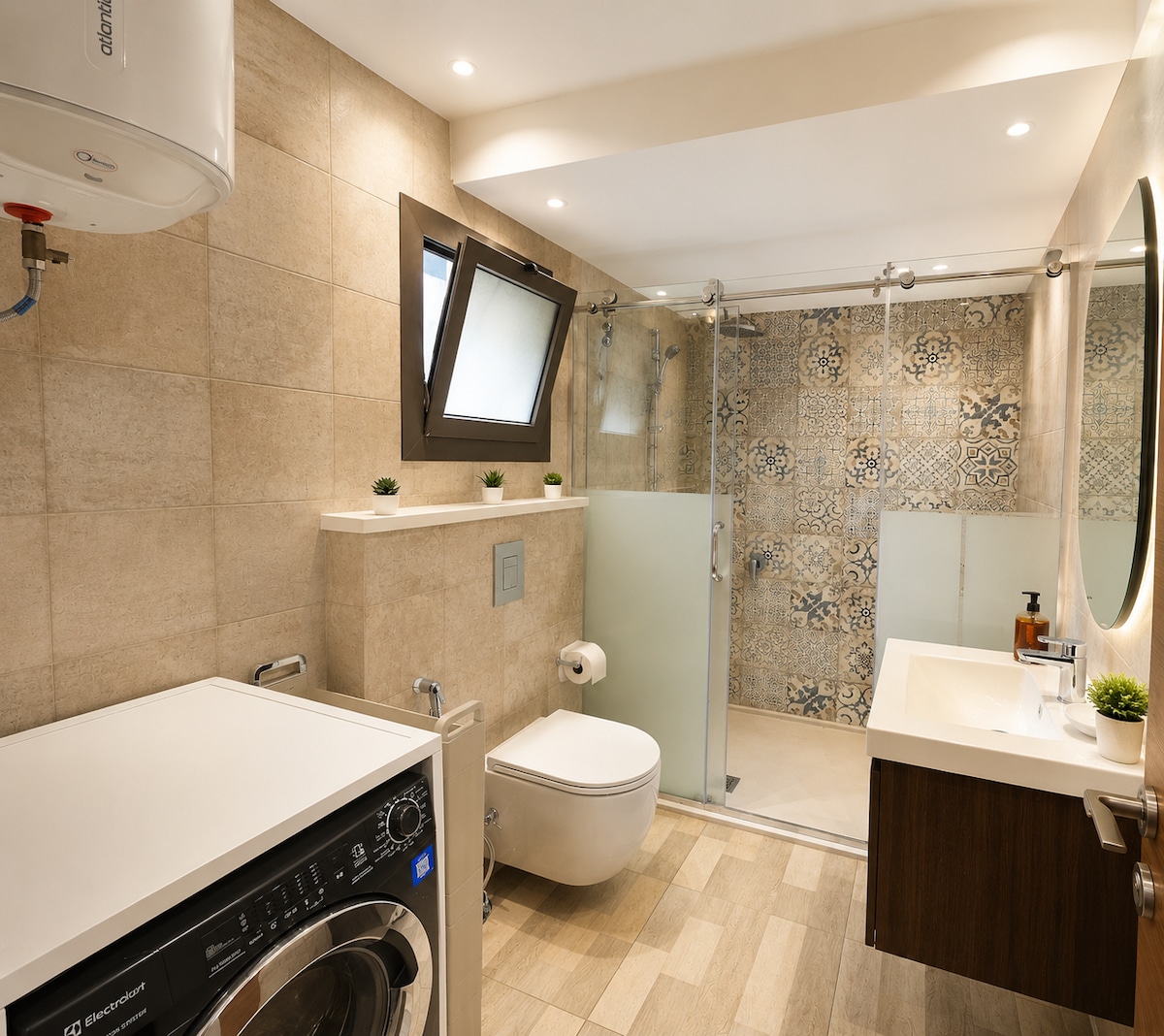 Private Downtown Apartment with Lounge & Rooftop