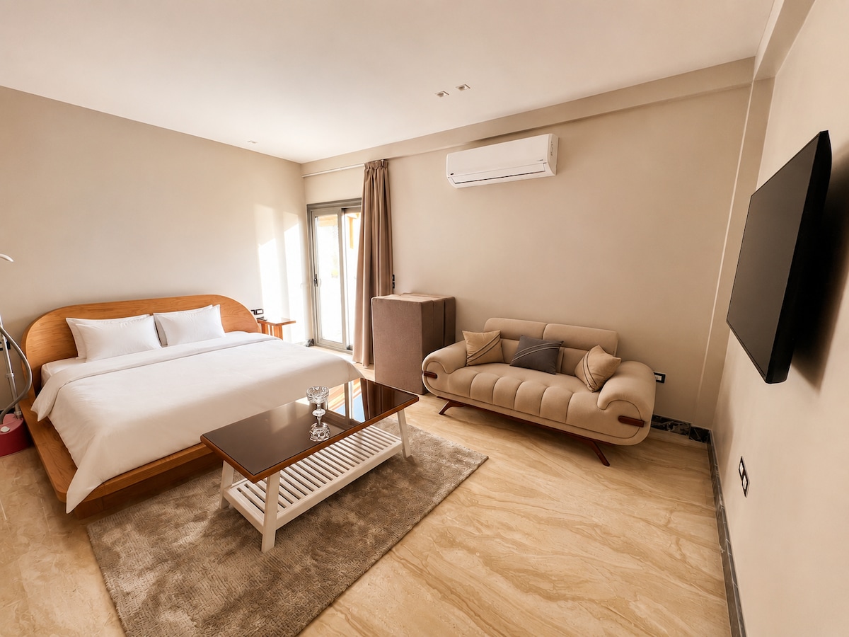 The Luxe Studio in Garden City - Tuwa 8