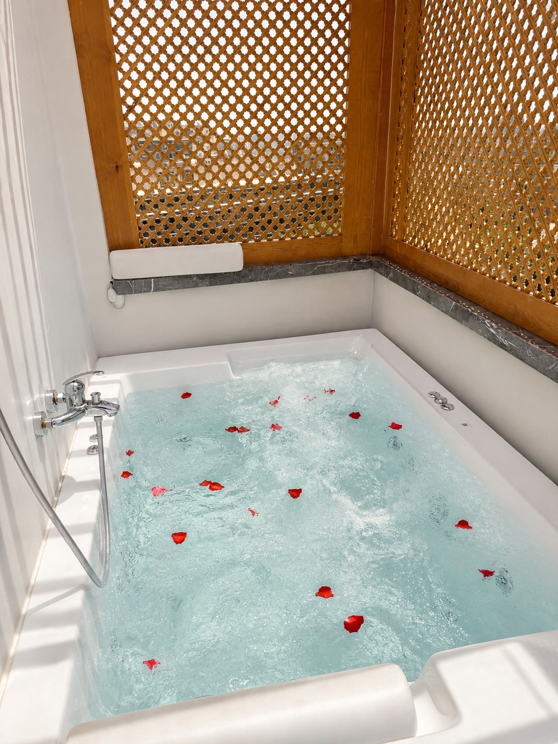 The Luxe Studio in Garden City - Tuwa 8